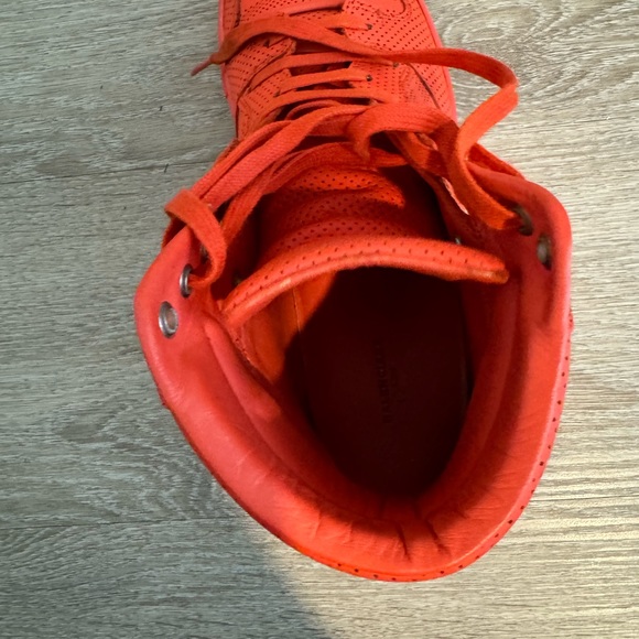BALENCIAGA High Top Perforated Sneaker RED - Picture 3 of 12